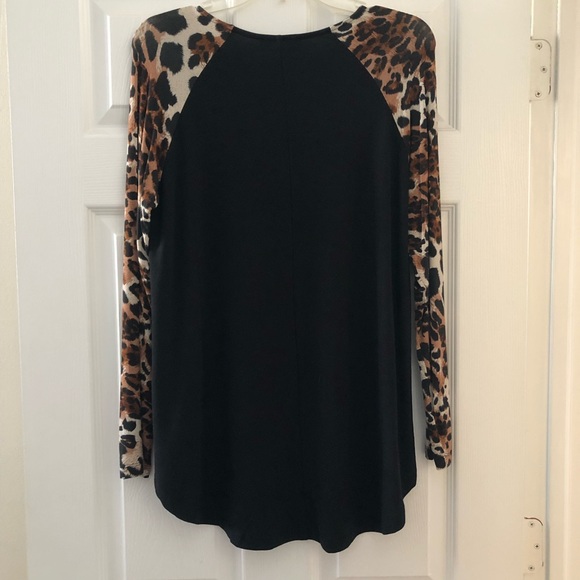 Touch Of The Wild Tunic Top by Zenana - Picture 2 of 3